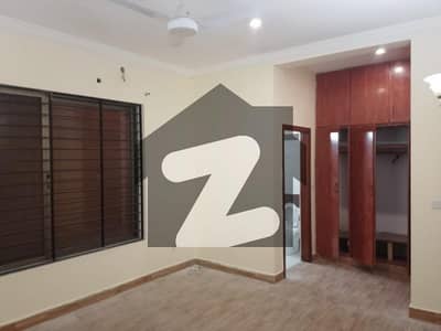 A Lower Portion Of 10 Marla In E-11