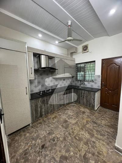 بحریہ ٹاؤن ۔ بلاک بی بی بحریہ ٹاؤن سیکٹرڈی,بحریہ ٹاؤن,لاہور میں 3 کمروں کا 5 مرلہ مکان 1.95 کروڑ میں برائے فروخت۔