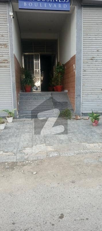 OFFICE FOR RENT JUST LIKE BRAND NEW WITH LIFT CAR PARKING OLD SUNSET BOULEVARD PHASE 2 1200 SQUARE FEET