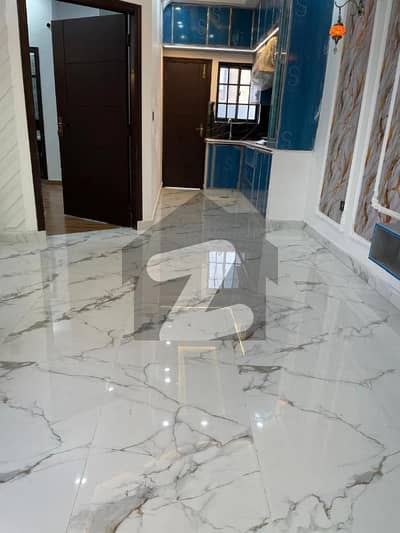 اتحاد ٹاؤن فیز 1 - رائل انکلیو 2 اتحاد ٹاؤن فیز ١,اتحاد ٹاؤن,رائیونڈ روڈ,لاہور میں 4 کمروں کا 3 مرلہ مکان 1.95 کروڑ میں برائے فروخت۔