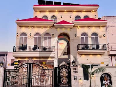 سٹی ہاؤسنگ سوسائٹی گوجرانوالہ میں 6 کمروں کا 10 مرلہ مکان 4.5 کروڑ میں برائے فروخت۔