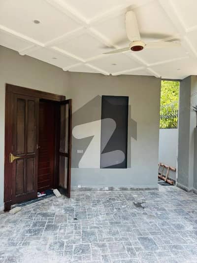 ایلیٹ وِلاز بیدیاں روڈ,لاہور میں 3 کمروں کا 6 مرلہ مکان 65.0 ہزار میں کرایہ پر دستیاب ہے۔