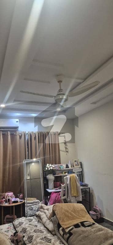 بحریہ ٹاؤن فیز 5 بحریہ ٹاؤن راولپنڈی,راولپنڈی میں 3 کمروں کا 1 کنال مکان 4.3 کروڑ میں برائے فروخت۔