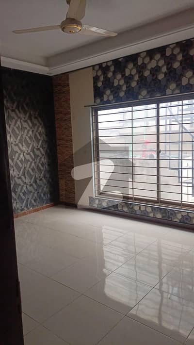 بحریہ ٹاؤن فیز 8 ۔ سفاری ویلی بحریہ ٹاؤن فیز 8,بحریہ ٹاؤن راولپنڈی,راولپنڈی میں 3 کمروں کا 5 مرلہ مکان 60.0 ہزار میں کرایہ پر دستیاب ہے۔ بحریہ ٹاؤن فیز 8 ۔ سفاری ویلی بحریہ ٹاؤن فیز 8,بحریہ ٹاؤن راولپنڈی,راولپنڈی میں 3 کمروں کا 5 مرلہ مکان 60.0 ہزار میں کرایہ پر دستیاب ہے۔