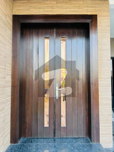 ڈی ایچ اے فیز 7 ڈیفنس (ڈی ایچ اے),لاہور میں 5 کمروں کا 1 کنال مکان 4.0 لاکھ میں کرایہ پر دستیاب ہے۔