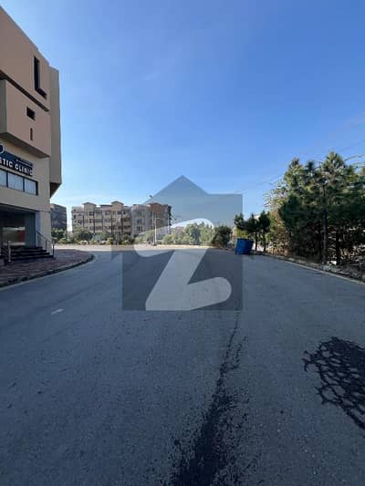 بحریہ سپرنگ نارتھ بحریہ ٹاؤن فیز 7,بحریہ ٹاؤن راولپنڈی,راولپنڈی میں 8 مرلہ دفتر 2.1 کروڑ میں برائے فروخت۔