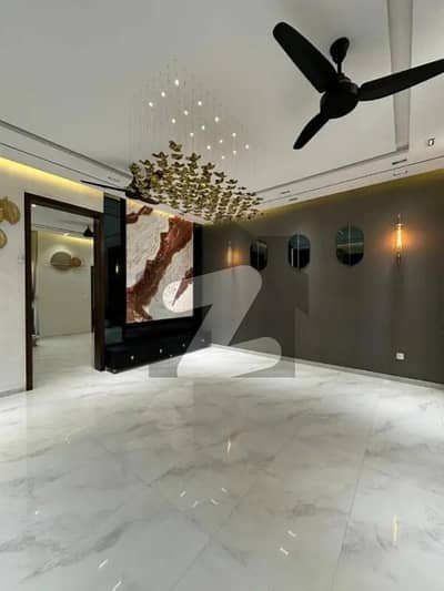 BEAUTIFUL 10 MARLA LOWER PORTION AVAILABLE FOR RENT