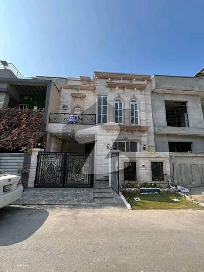 پارک ویو سٹی ۔ جیڈ ایکسٹینشن بلاک پارک ویو سٹی,لاہور میں 4 کمروں کا 5 مرلہ مکان 2.5 کروڑ میں برائے فروخت۔