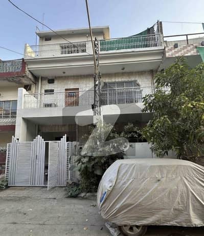 آئی ۔ 10/1 آئی ۔ 10,اسلام آباد میں 5 کمروں کا 4 مرلہ مکان 2.5 کروڑ میں برائے فروخت۔