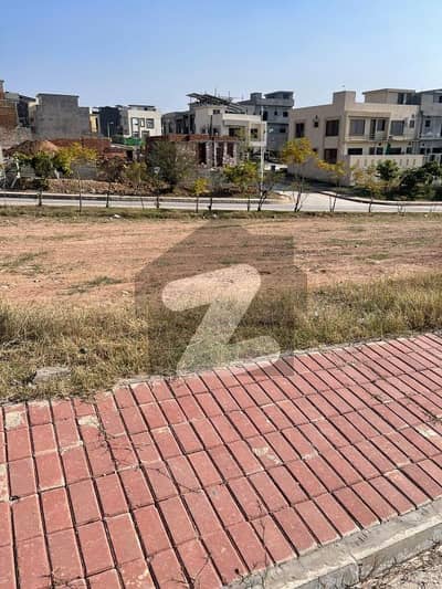 بحریہ ٹاؤن فیز 8 ۔ بلاک ایم بحریہ ٹاؤن فیز 8,بحریہ ٹاؤن راولپنڈی,راولپنڈی میں 5 مرلہ رہائشی پلاٹ 72.0 لاکھ میں برائے فروخت۔