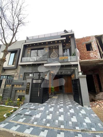 لیک سٹی رائیونڈ روڈ,لاہور میں 4 کمروں کا 5 مرلہ مکان 3.0 کروڑ میں برائے فروخت۔