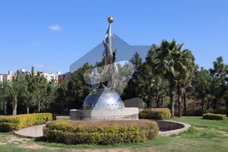 گلبرگ گرینز گلبرگ,اسلام آباد میں 5 کنال رہائشی پلاٹ 9.5 کروڑ میں برائے فروخت۔