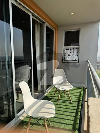 2 bedroom toop floor modern furnished apartment