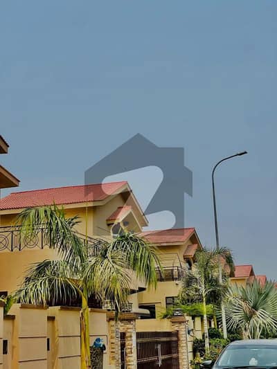 عسکری 10 - سیکٹر ایف عسکری 10,عسکری,لاہور میں 5 کمروں کا 17 مرلہ مکان 11.25 کروڑ میں برائے فروخت۔