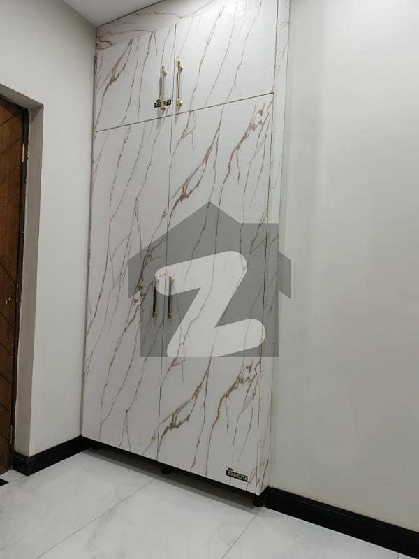 10 MARLA LOWER INDEPENDENT PORTION COMMERCIAL USED 10 MARLA LOWER INDEPENDENT PORTION COMMERCIAL USED