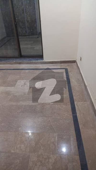 آرکیٹیکٹس انجنیئرز ہاؤسنگ سوسائٹی لاہور میں 3 کمروں کا 5 مرلہ بالائی پورشن 50.0 ہزار میں کرایہ پر دستیاب ہے۔