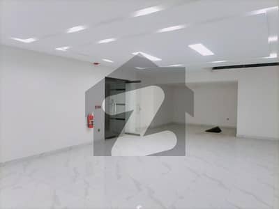 ڈی ایچ اے فیز 6 - سی سی اے بلاک ڈی ایچ اے فیز 6,ڈیفنس (ڈی ایچ اے),لاہور میں 1 کمرے کا 4 مرلہ دفتر 1.0 لاکھ میں کرایہ پر دستیاب ہے۔