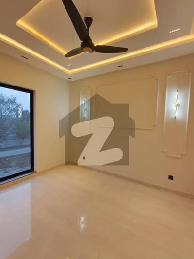 ڈی ایچ اے 9 ٹاؤن ۔ بلاک سی ڈی ایچ اے 9 ٹاؤن,ڈیفنس (ڈی ایچ اے),لاہور میں 3 کمروں کا 5 مرلہ مکان 1.5 لاکھ میں کرایہ پر دستیاب ہے۔