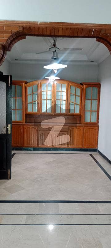 گلریز ہاؤسنگ سوسائٹی فیز 5 گلریز ہاؤسنگ سکیم,راولپنڈی میں 2 کمروں کا 10 مرلہ زیریں پورشن 55.0 ہزار میں کرایہ پر دستیاب ہے۔