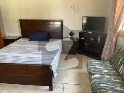 راحت کمرشل ایریا ڈی ایچ اے فیز 6,ڈی ایچ اے ڈیفینس,کراچی میں 1 کمرے کا 14 مرلہ بالائی پورشن 75.0 ہزار میں کرایہ پر دستیاب ہے۔