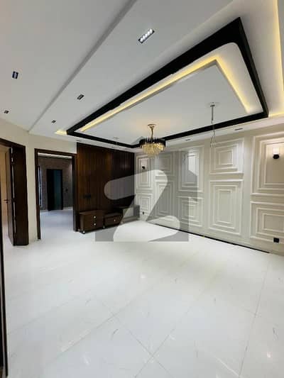 8 Marla Brand New Facing Park Lower Portion For Rent Bahria Orchard Phase2 D Block