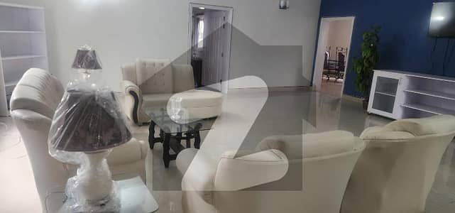 ایف ۔ 7 اسلام آباد میں 2 کنال بالائی پورشن 4.5 لاکھ میں کرایہ پر دستیاب ہے۔