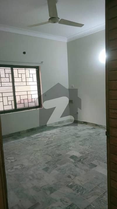 جی ۔ 11 اسلام آباد میں 2 کمروں کا 3 مرلہ مکان 1.0 لاکھ میں کرایہ پر دستیاب ہے۔