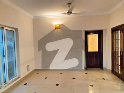 F11/2 Upper Portion 3 Bed Sapred Gate