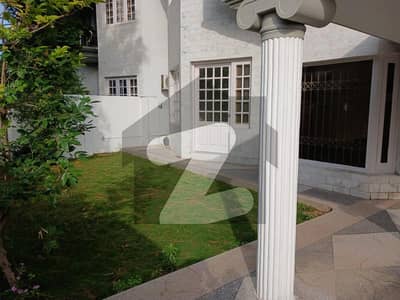 ایف ۔ 10/1 ایف ۔ 10,اسلام آباد میں 5 کمروں کا 1 کنال مکان 6.3 لاکھ میں کرایہ پر دستیاب ہے۔