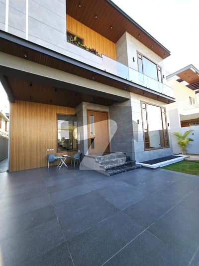 ڈی ایچ اے فیز 8 ڈی ایچ اے ڈیفینس,کراچی میں 6 کمروں کا 1 کنال مکان 25.0 کروڑ میں برائے فروخت۔