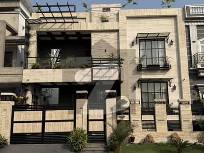 10 Marla Luxury House Available For Sale with Basement in Citi Housing Sialkot