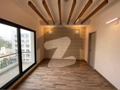 دی سپرنگ آپارٹمنٹس ہومز مین کینال بینک روڈ,لاہور میں 1 کمرے کا 3 مرلہ فلیٹ 45.0 ہزار میں کرایہ پر دستیاب ہے۔