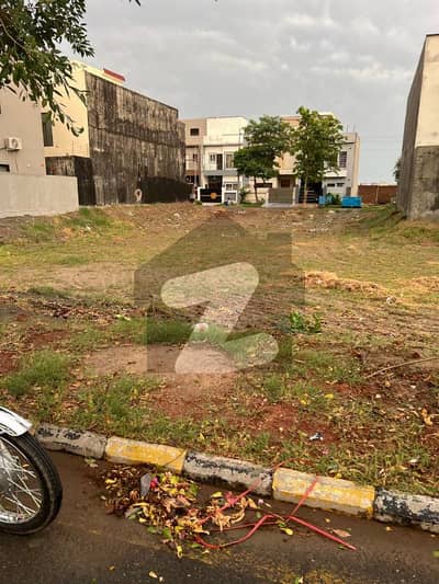 نیو لاهور سٹی لاہور میں 11 مرلہ رہائشی پلاٹ 77.0 لاکھ میں برائے فروخت۔