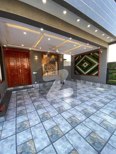 یو ای ٹی ہاؤسنگ سوسائٹی لاہور میں 5 کمروں کا 10 مرلہ مکان 3.95 کروڑ میں برائے فروخت۔ یو ای ٹی ہاؤسنگ سوسائٹی لاہور میں 5 کمروں کا 10 مرلہ مکان 3.95 کروڑ میں برائے فروخت۔