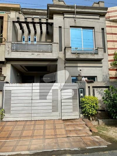 پارک ویو سٹی ۔ جیڈ بلاک پارک ویو سٹی,لاہور میں 4 کمروں کا 5 مرلہ مکان 2.15 کروڑ میں برائے فروخت۔