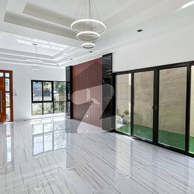 2 KANAL HOUSE IS AVAILABLE FOR RENT IN GULBERG 3