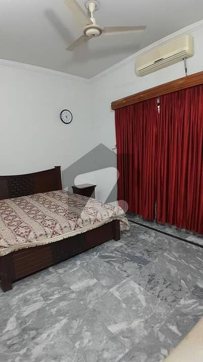 ڈی ایچ اے فیز 1 ڈیفنس (ڈی ایچ اے),لاہور میں 1 کمرے کا 1 کنال کمرہ 40.0 ہزار میں کرایہ پر دستیاب ہے۔