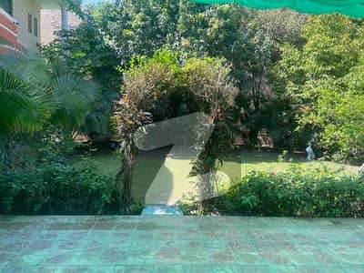 گلبرگ 4 گلبرگ,لاہور میں 5 کمروں کا 4 کنال مکان 44.0 کروڑ میں برائے فروخت۔