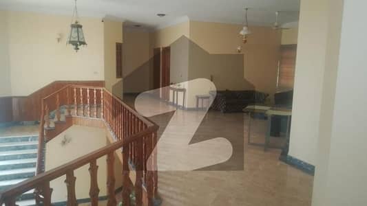 ڈی ایچ اے فیز 5 ڈی ایچ اے ڈیفینس,کراچی میں 5 کمروں کا 1 کنال مکان 4.75 لاکھ میں کرایہ پر دستیاب ہے۔