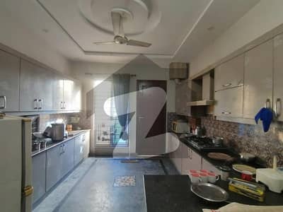 10 Marla Used House for Sale