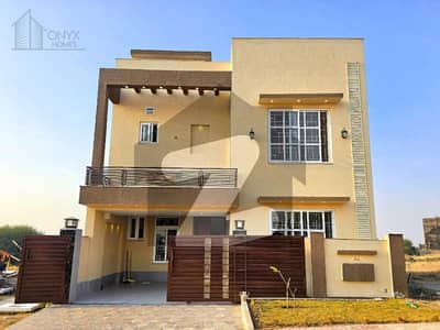 بحریہ ٹاؤن فیز 8 ۔ بلاک ایم بحریہ ٹاؤن فیز 8,بحریہ ٹاؤن راولپنڈی,راولپنڈی میں 4 کمروں کا 14 مرلہ مکان 3.6 کروڑ میں برائے فروخت۔