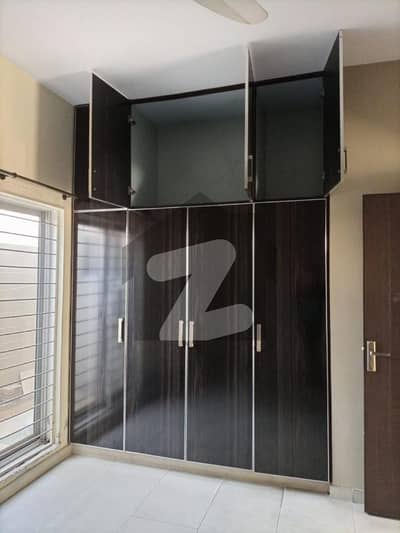 لیک سٹی میڈوز لاہور میں 3 کمروں کا 5 مرلہ مکان 90.0 ہزار میں کرایہ پر دستیاب ہے۔