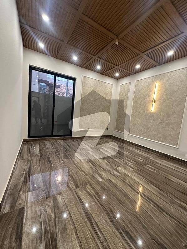 5 Marla Beautiful & Lavish House for Sale 5 Marla Beautiful & Lavish House for Sale