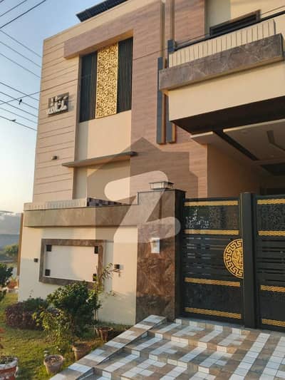 کینال روڈ فیصل آباد میں 3 کمروں کا 7 مرلہ مکان 2.65 کروڑ میں برائے فروخت۔