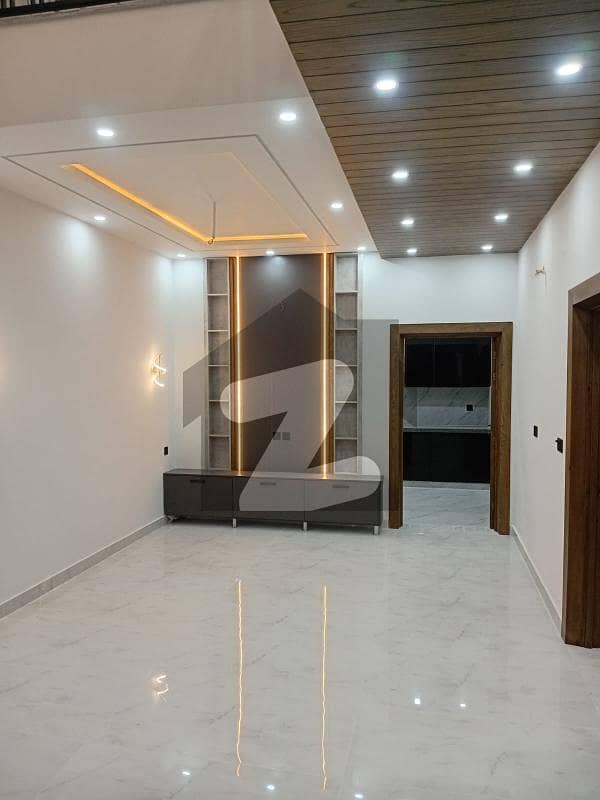 5 Marla Beautiful & Lavish House for Sale 5 Marla Beautiful & Lavish House for Sale