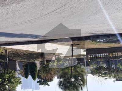 1 kanal corner south face pair plots at very prime location solid and level land