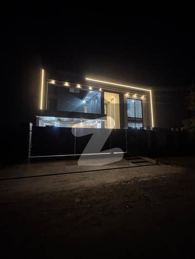 1 KANAL BRAND NEW CORNER HOUSE WITH MODERN ELEVATION AVAILABLE FOR SALE IN PRIME LOCATION OF IEP ENGINEERING TOWN