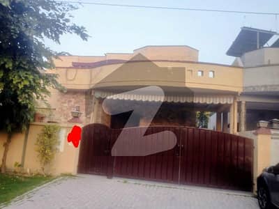 20 KVA Solar installed 1 Canal 6 Bed with basement House Available For Rent