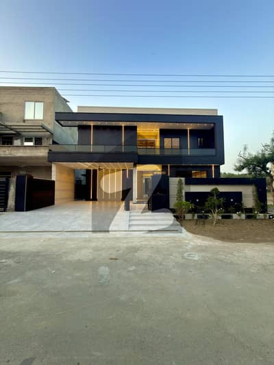 1 KANAL BRAND NEW ULTRA MODERN DESIGN HOUSE FOR SALE 1 KANAL BRAND NEW ULTRA MODERN DESIGN HOUSE FOR SALE