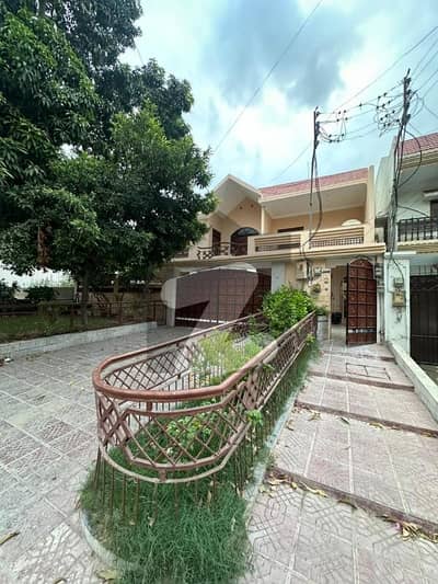 Banglow for sale in Gulistan e Jauhar block 13